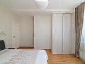 Parduodamas nestandartinis šviesus 4 kambarių - nuotraukos Nr. 75