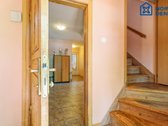 Didelis, trijų aukštų namas apsuptas pušynų - nuotraukos Nr. 14