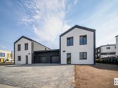 Naujas penkių dvibučių namų kvartalas