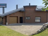 Išskirtinis namas besiribojantis su vandens