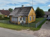 Parduodamas namas Viekšnių miestelio centre –