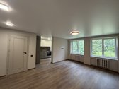 Parduodamas pilnai atnaujintas trijų kambarių - nuotraukos Nr. 3