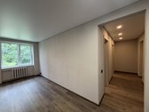 Parduodamas pilnai atnaujintas trijų kambarių - nuotraukos Nr. 9