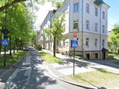 Visi buto langai žiūri į žalią parką ant - nuotraukos Nr. 22