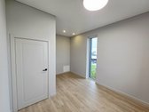 Liko paskutinis pilnos apdailos namas (kairė - nuotraukos Nr. 23