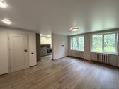 Parduodamas pilnai atnaujintas trijų kambarių - nuotraukos Nr. 3