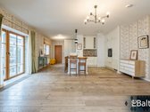 Erdvus keturių kambarių butas su balkonu ir - nuotraukos Nr. 6
