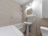 Parduodame erdvų, labai šviesų vieno kambario - nuotraukos Nr. 12
