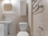 Parduodame erdvų, labai šviesų vieno kambario - nuotraukos Nr. 14