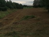 Sklypas ribojasi su tvenkiniu ir žvyro keliu. - nuotraukos Nr. 10