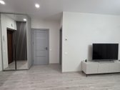 Išnuomojamas naujai įrengtas, šviesus ir - nuotraukos Nr. 2