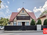 Palanga Su Savo Kiemeliu Ir Parku Už Kelių - nuotraukos Nr. 3