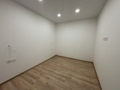 Parduodamas naujai įrengtas modernus trejų - nuotraukos Nr. 8