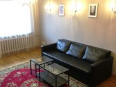 Erdviame, jaukiame, labai šviesiame bute prie